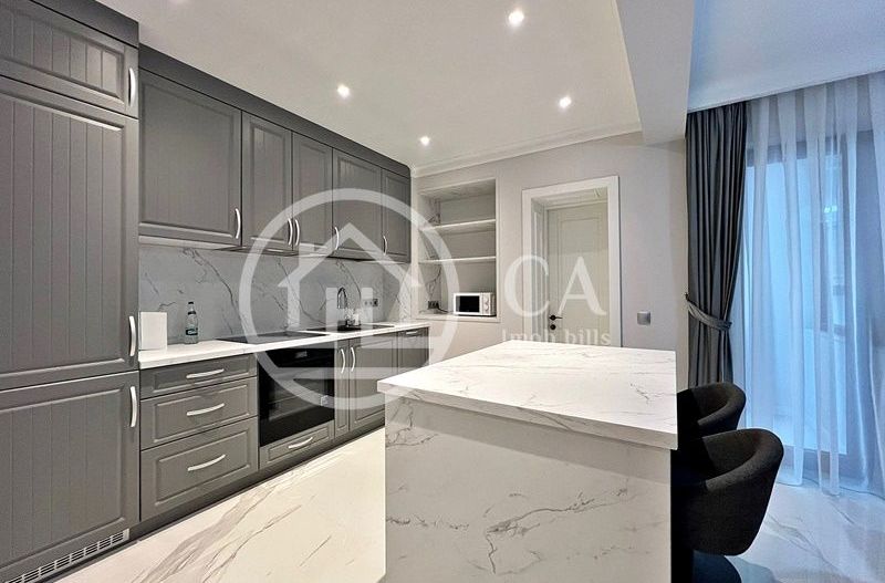 Apartament de închiriat cu 3 camere în zona ULTRACENTRALĂ, Oradea - Poză 2