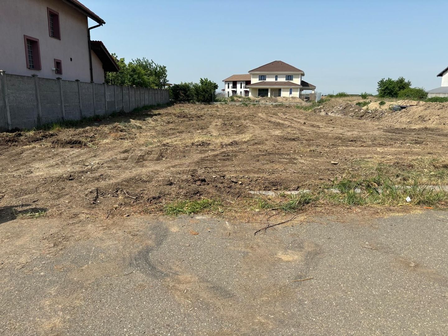 Teren 648 mp langa scoala si padure - Poză 1