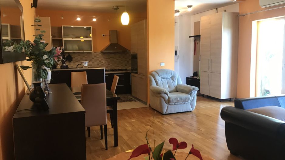 Apartament generos 3 camere - Poză 17
