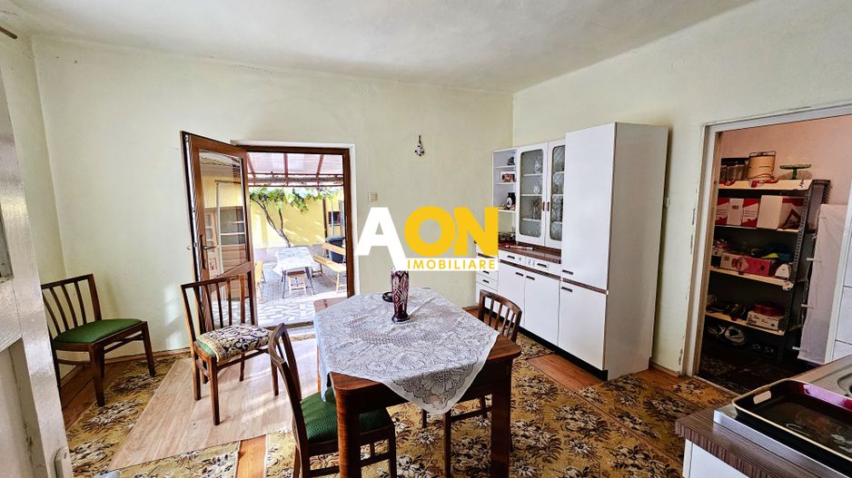 Casa cu 4 camere, 2024 mp teren, la asfalt, cu utilitati, Vintu de Jos - Poză 6