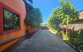 Casă de vânzare în Golești – locație excelentă lângă muzeu - Poză 13