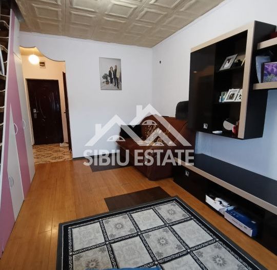  Apartament la mansardă ,3 camere, mobilat și utilat zona Ipas  - Poză 2