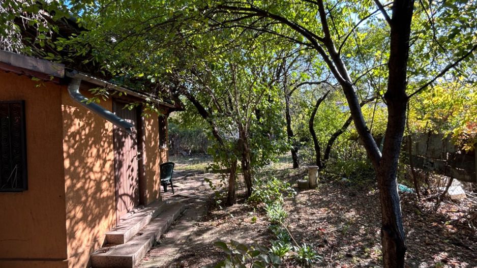 Teren 480 cu casa de 3 camere demolabila ( sau renovabila) sector 1 - Poză 5