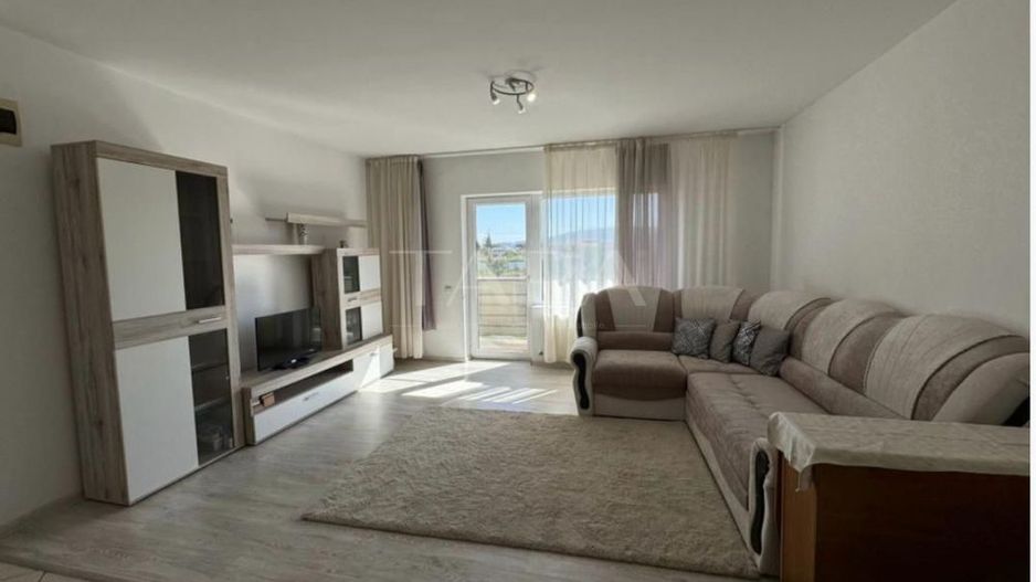 Apartament cu 3 camere pe două nivele. - Poză 2