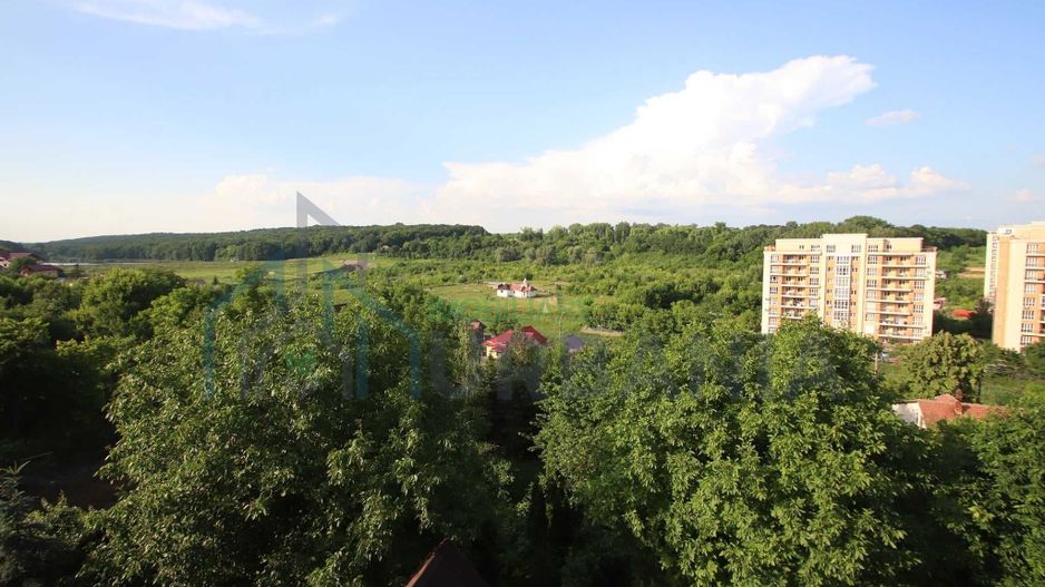 Vilă modernă în Tătărași, 240 mp, 6 camere, terasă cu vedere - Poză 8