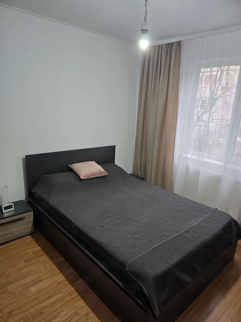 Apartamete 3 camere, decomandat, 2 bai. Zona Panselelor. - Poză 3