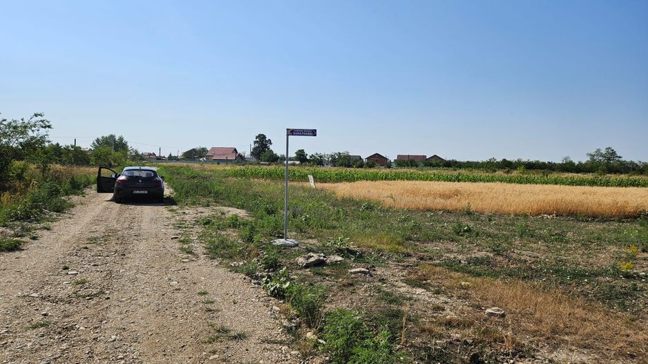 Vând teren intravilan în Bradu - 500 mp - Poză 9