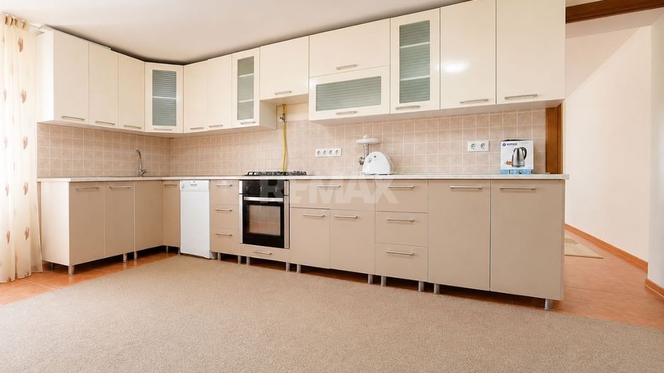 Casă 210 m² cu 5 dormitoare și teren 10 ari – Euroreparație | Drochia, str. Grigore Ureche - Poză 13