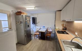 Casa de vanzare 3 camere Zona  Timpuri Noi - Poză 8