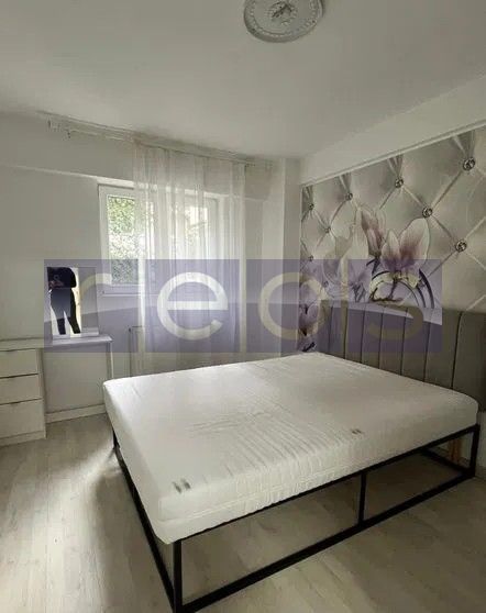 VANZARE 3 CAMERE TITAN | BLOC NOU 2009 | CENTRALA PROPRIE | - Poză 1