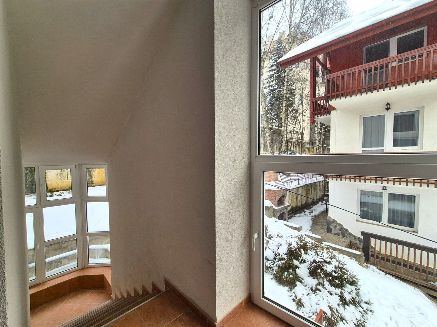 Comision 0 - Apartament în vilă, spațios, priveliște spre cabana Postăvaru - Poză 5