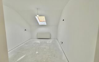 Casă individuală de vanzare  cu garaj și curte proprie – Hălchiu - Poză 19