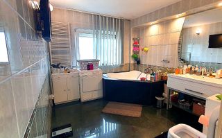 3 camere | 90 mp | 2 băi | Garaj | Mobilat și utilat modern - Poză 10