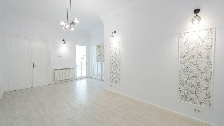 Apartament de vanzare 137 mp, zona centrala, curte proprie - Poză 2