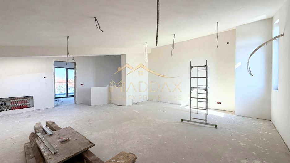 Vila moderna 6 camere // 190mp // teren 300mp // Tunari - Poză 28