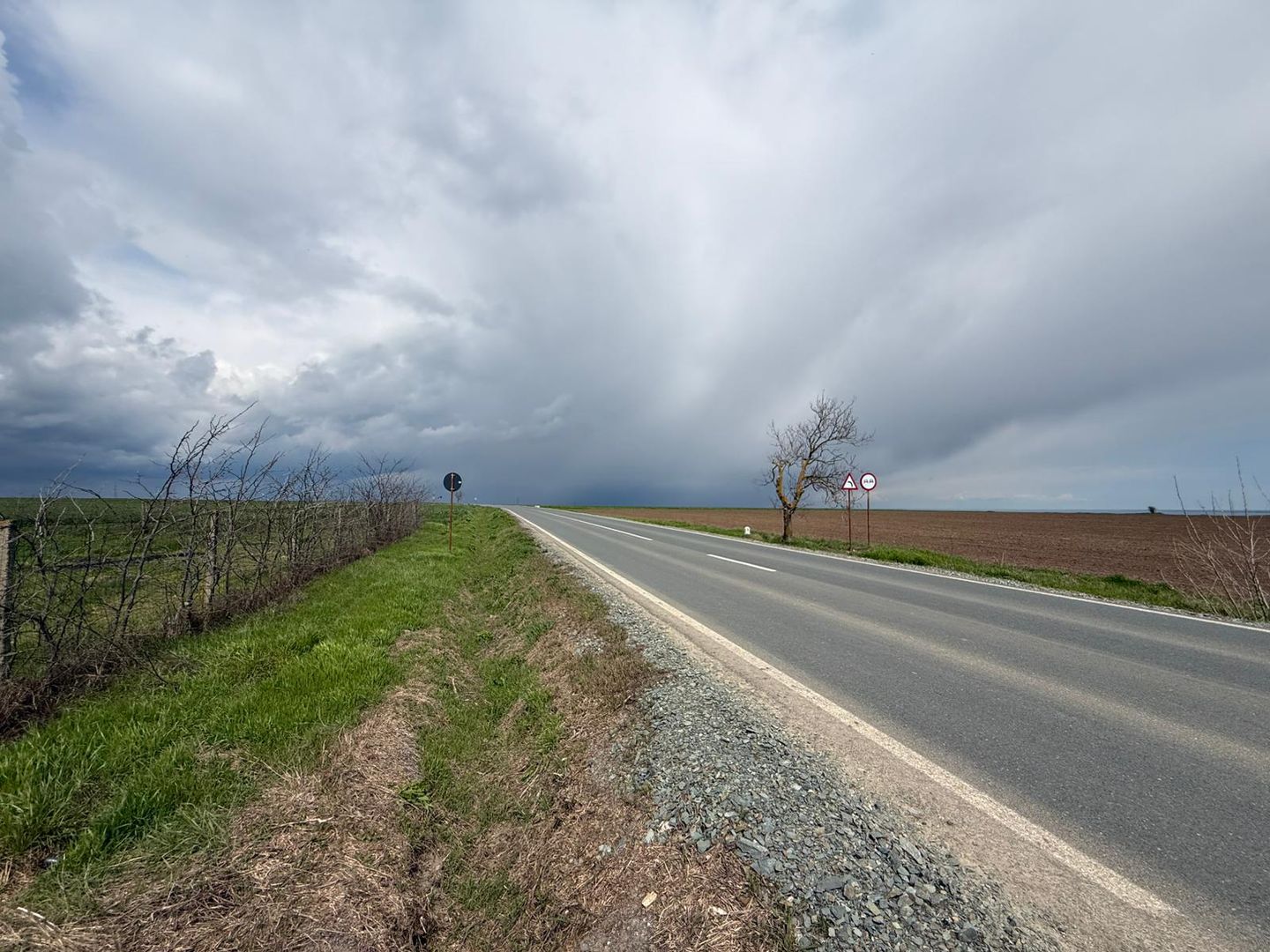 Teren de vanzare in Săcele ideal pentru silozuri, fermă 6 ha - Poză 4