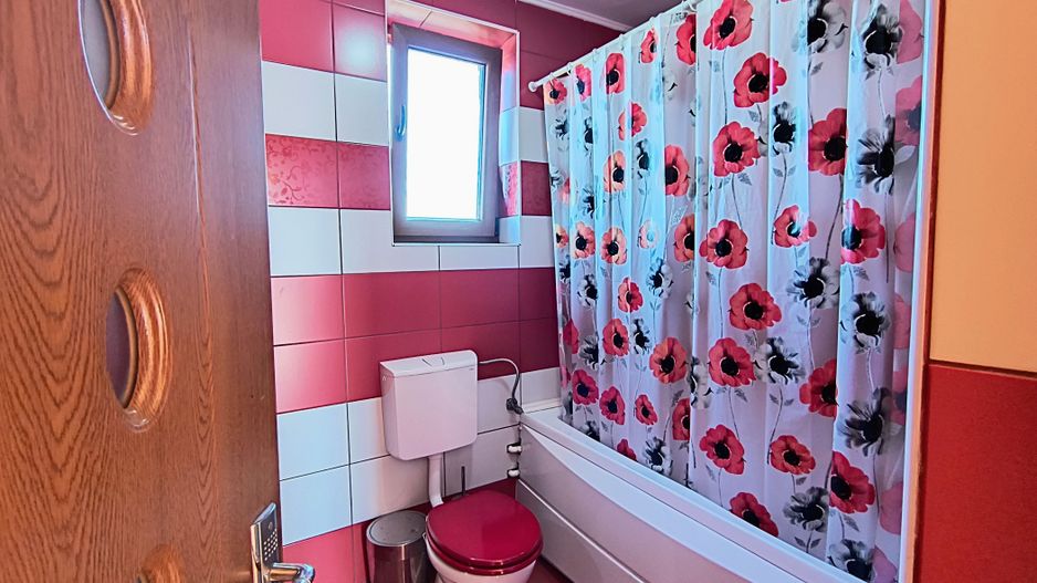 Năvodari | Casă spațioasă cu teren mare - Poză 20