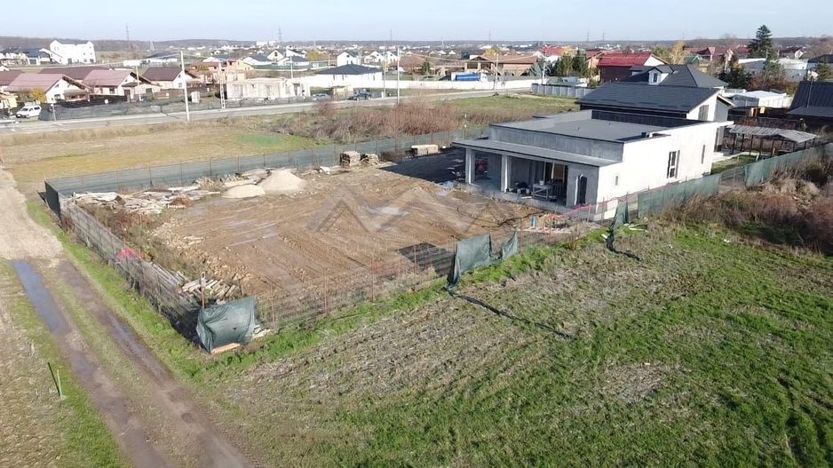 Casă pe parter în Balotești – teren 1.434 mp, intimitate și spațiu - Poză 1