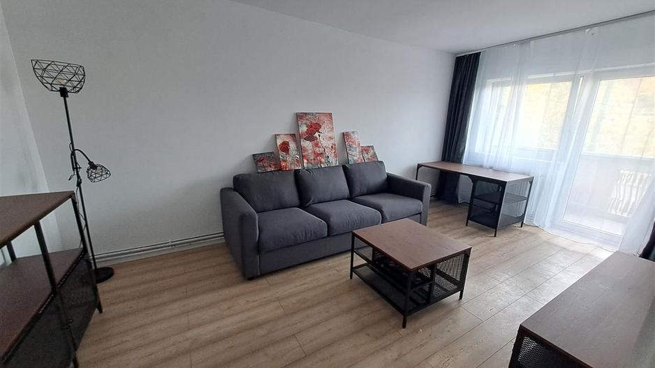 Etaj 1 4 camere  Complexul Studentesc-aproape de Sala Olimpia - Poză 7