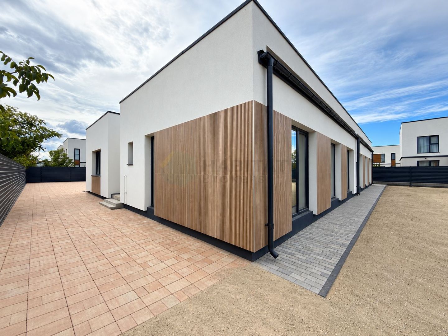 Casa Parter in Complex Finalizat - Poză 12