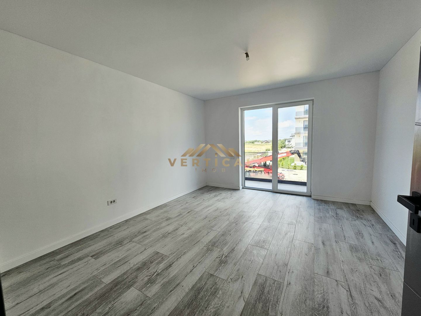 Apartament cu 2 camere cu balcon si grădină proprie - com Berceni - Poză 8