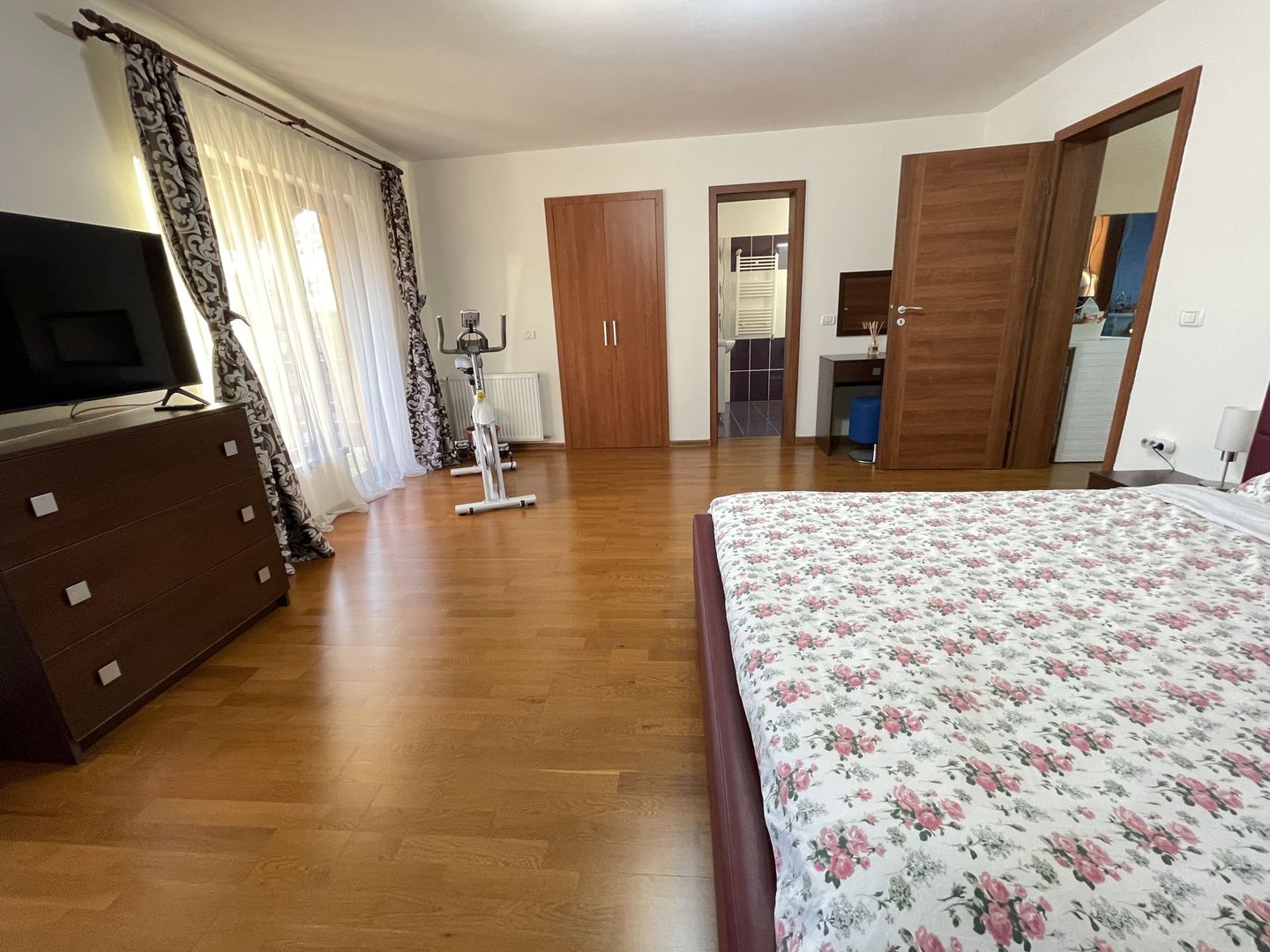 Casa moderna, frumos amenajata in zona Bogdanestilor - Poză 17