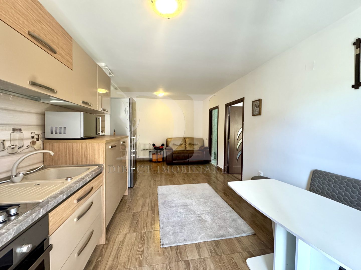 Apartament la cheie / etaj intermediar / Zona Florilor - Poză 2