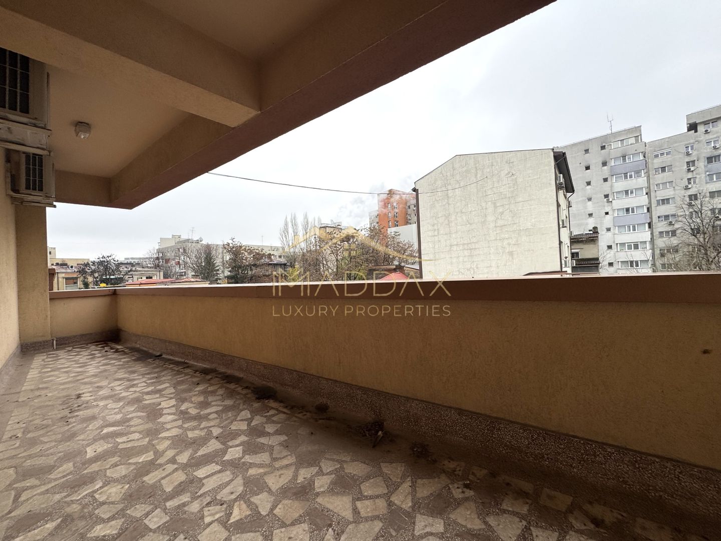 Vila cu 13 camere *460mpu* + garaj // Dorobanți - Poză 13