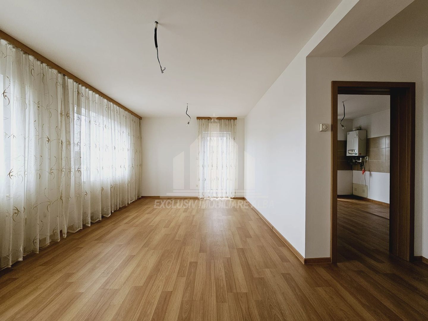 Apartament 3 camere | Scara interioara | 120 mp | Garaj | Alba-Micesti - Poză 2