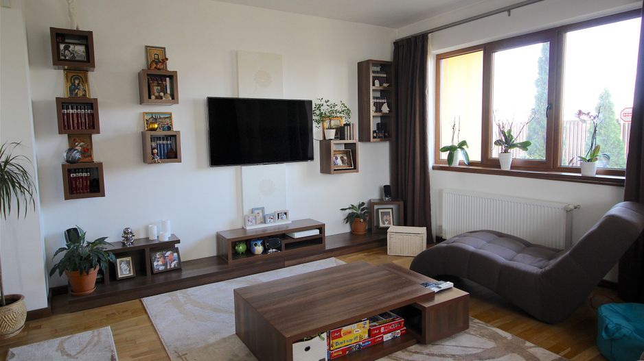 Casă / Vilă cu 5 camere de vânzare în zona Dumbravita - Poză 2