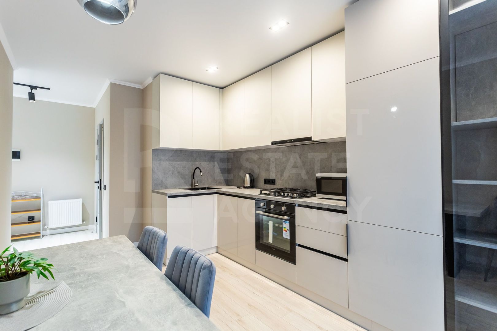 Chirie, apartament, 3 camere, str. Nicolae Testemițanu, Botanica. - Poză 1