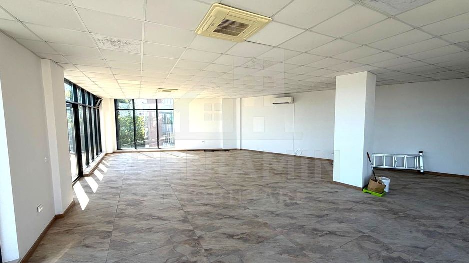 Spatiu comercial pe Bulevardul Decebal - Rovine - Helmat 100mp - Poză 3