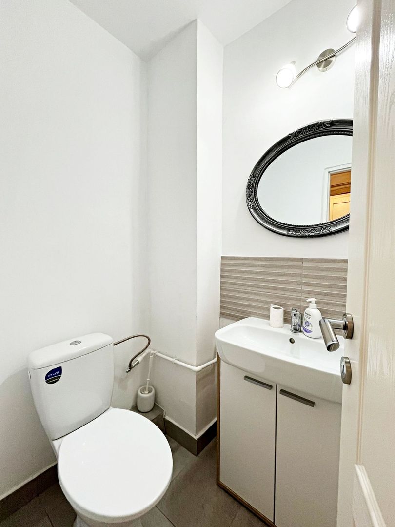 Apartament cu 3 camere la casa de inchiriat zona Decebal, Oradea - Poză 13