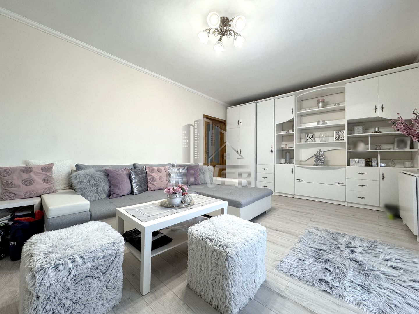 Apartament cu 2 camere la  cheie/62mp/GARAJ. - Poză 2