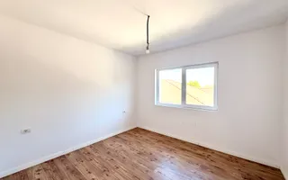 Duplex cu 4 camere, despărțit prin camera tehnica | Mosnita Noua - Poză 12