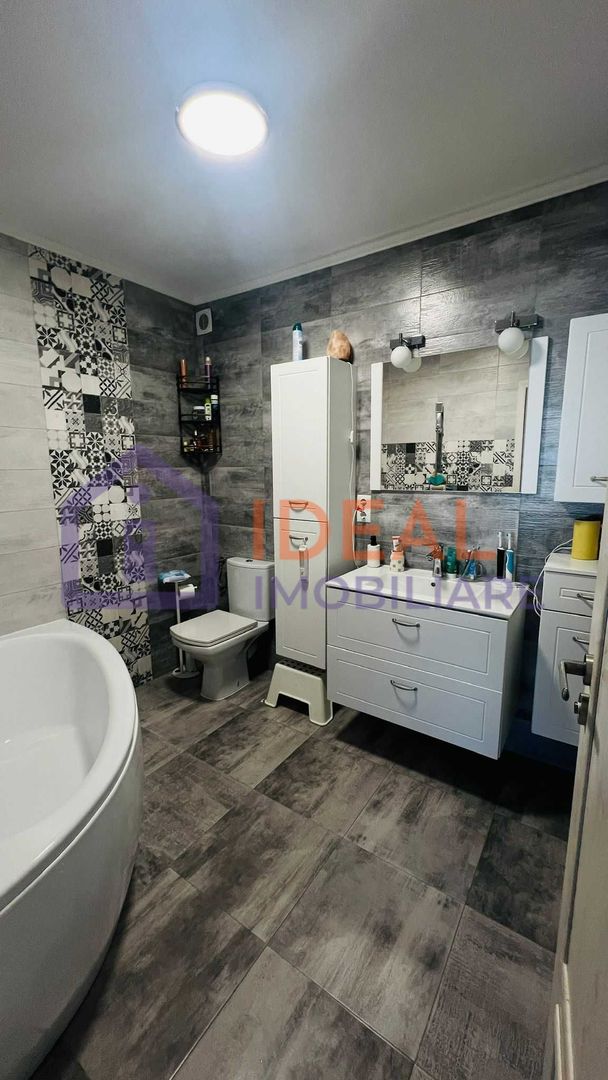 Triplex cu 5 camere complet mobilat si utilat, in SELIMBAR - Poză 3