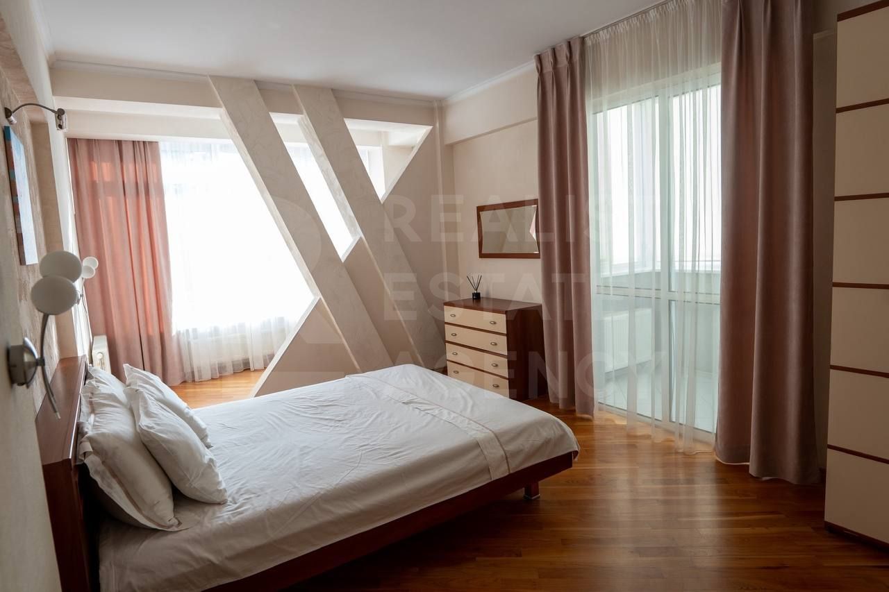 Chirie, apartament, 3 camere, str. Colina Puşkin, Centru - Poză 3