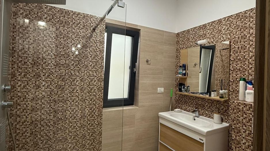 Duplex  5 dormitoare - utilat complet - zona centrala - Dumbravita - Poză 5