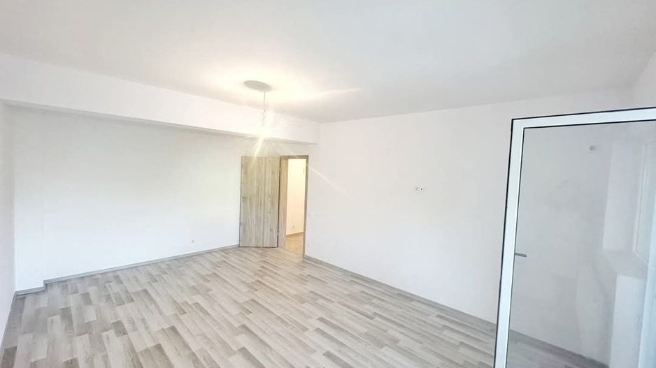 Investitie-Garsoniera, 6 min metrou Berceni, decomandată, 40 mp - Poză 2