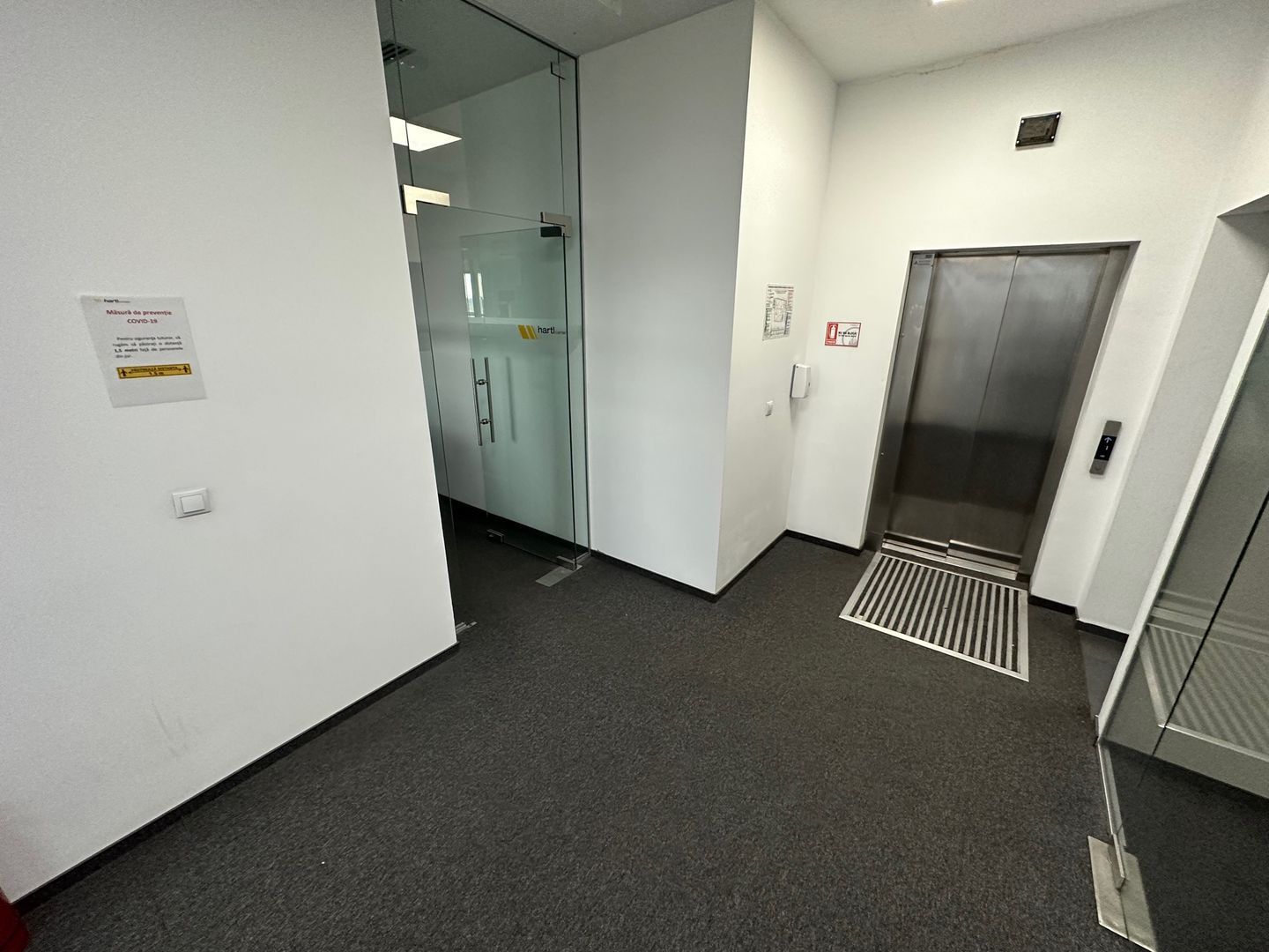 Clădire de inchiriat clinica / birouri - Poză 26