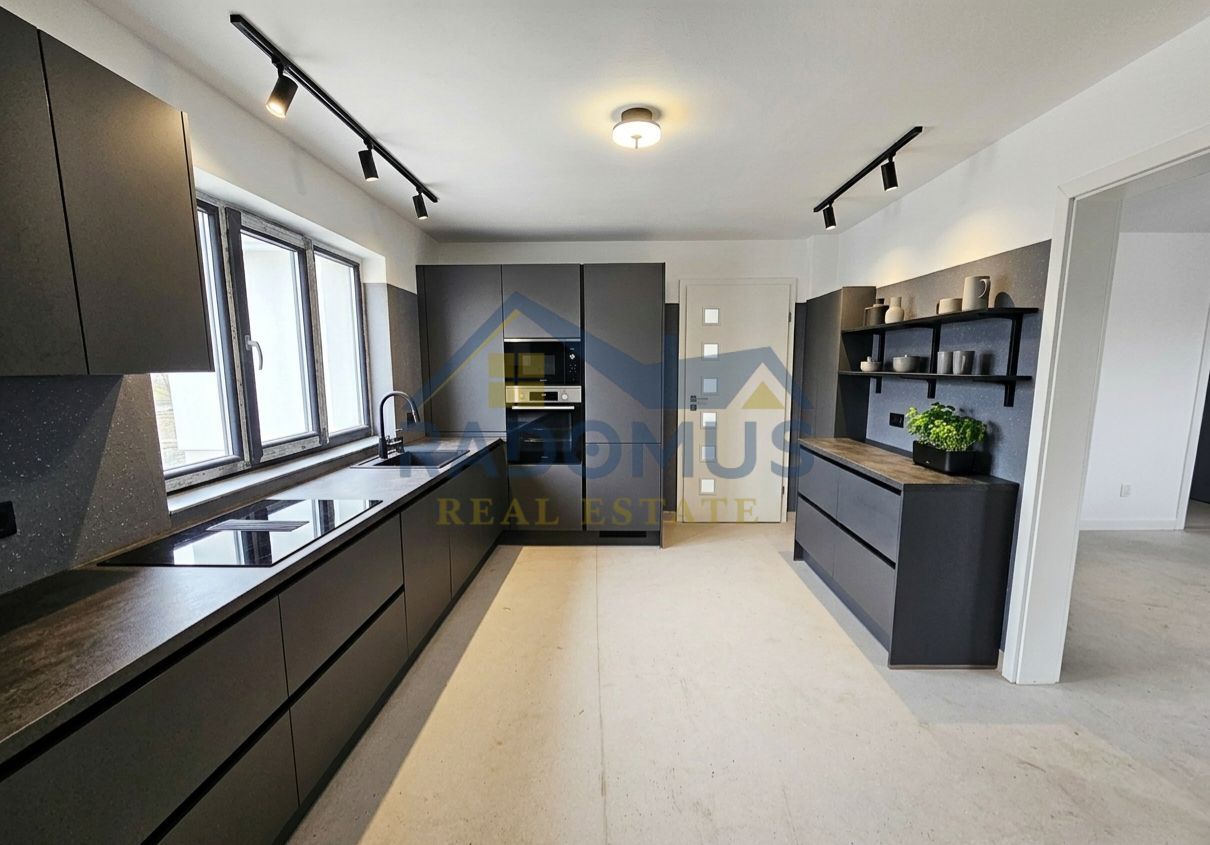 Vila Tătărani - 280 mp utili - 500 mp Teren - 8 Camere + 4 Băi - Poză 29