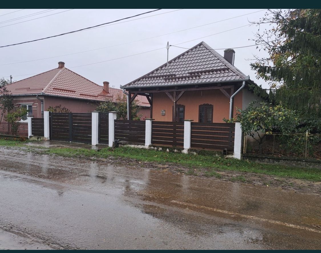 Casa in sat Ghirisa - Poză 3