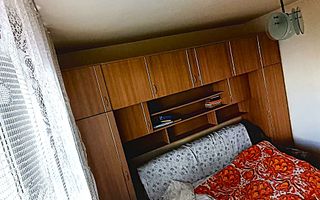 Vand apartament decomandat spatios cu 2 camere in Oravita. Comision ,,0'' - Poză 7