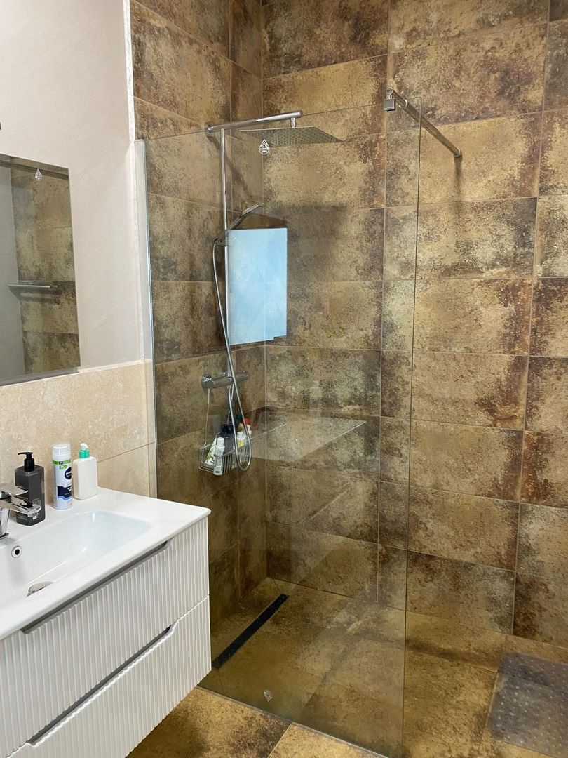 Casa ultrafinisata 199 mp utili garaj si teren 410 mp in Cisnadioara - Poză 13