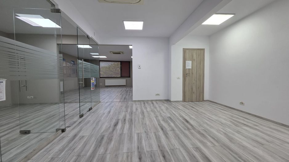 B-dul Mamaia - zona Delfinariu | Spațiu ideal pentru birou | 80mp - Poză 3