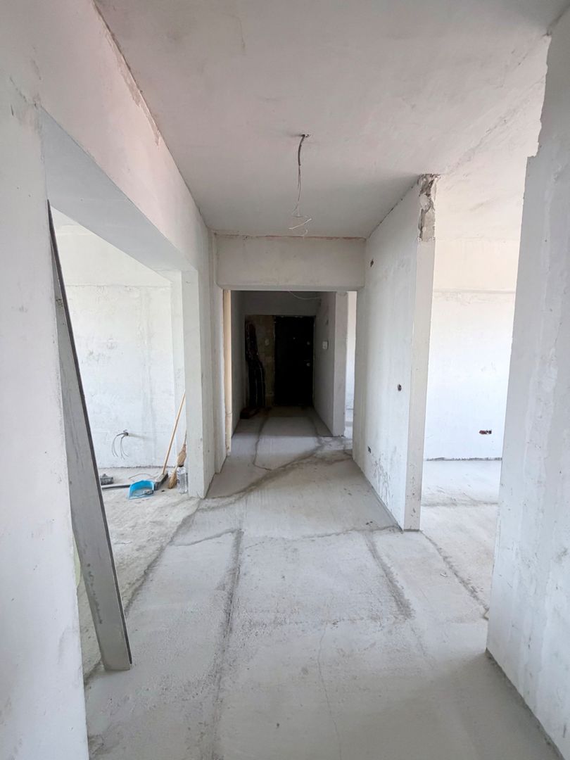 APARTAMENT SPATIOS CU VEDERE PE 2 PARTI - Poză 5