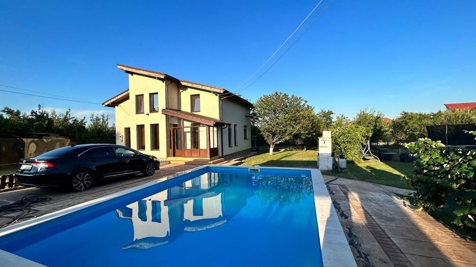Casă spațioasă cu piscină, de vânzare în Simeria - Poză 5