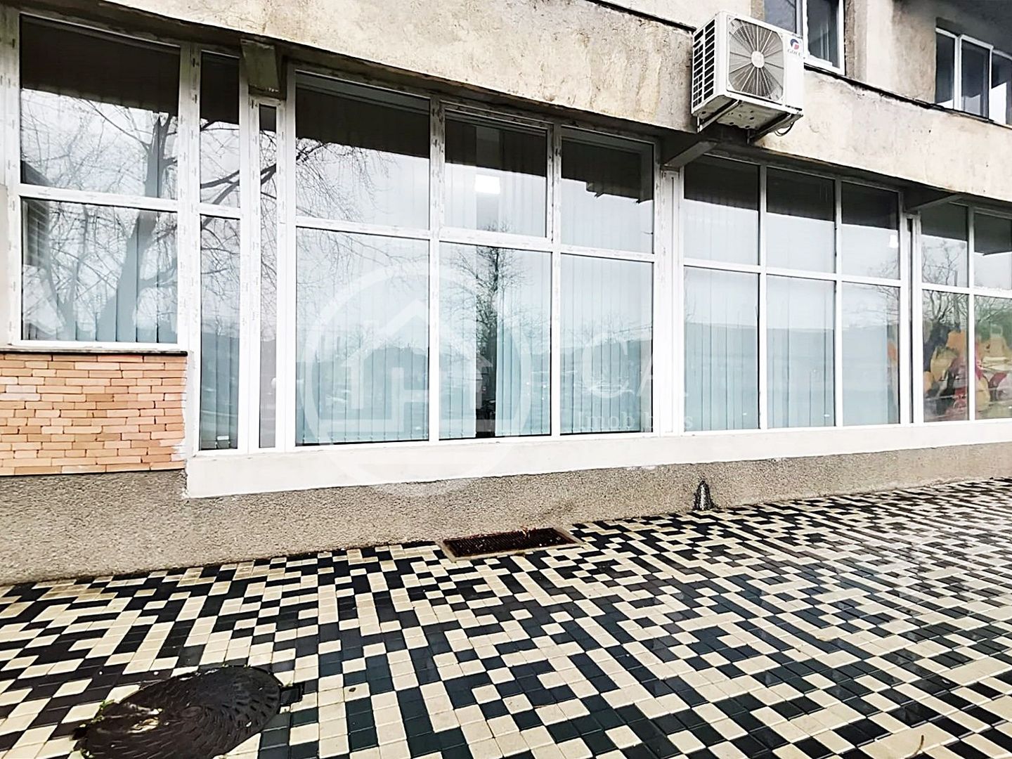 Spatiu comercial de inchiriat cu 3 camere in zona Cantemir, Oradea - Poză 12