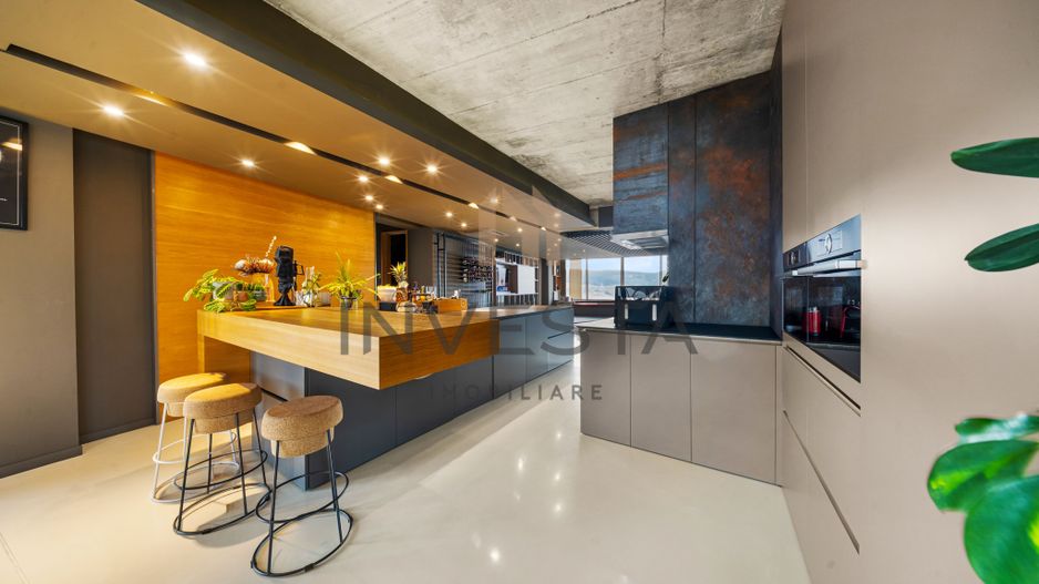 Penthouse exclusivist cu acces din lift, terasa 340 mp, 245 mp utili - Poză 6