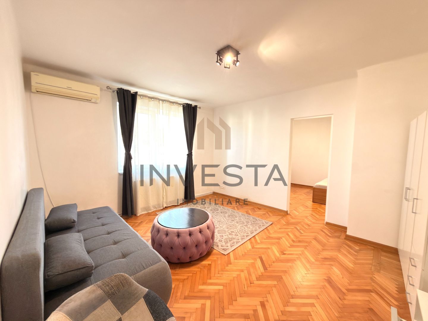 Apartament cu 2 camere, etaj intermediar, Centru, pe strada Traian! - Poză 1